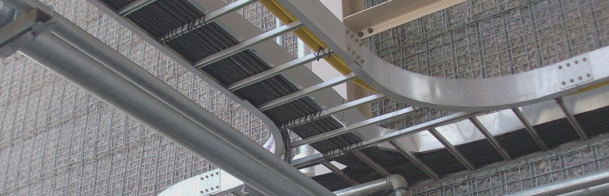 گروه صنعتی کاوه تولید کننده سینی کابل، نردبان کابل، لوله های برقی ، سازه نیروگاه خورشیدی و  کلیه اتصالات مربوطه